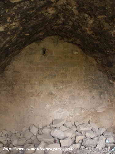 BASE DE LA TORRE, HACIENDO DE CIERRE A SALA APUNTADA